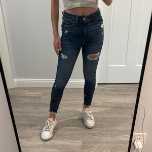 AMERICAN EAGLE Ne(x)t Level Stretch Distressed Dark Wash Skinny Jeans 2 Short